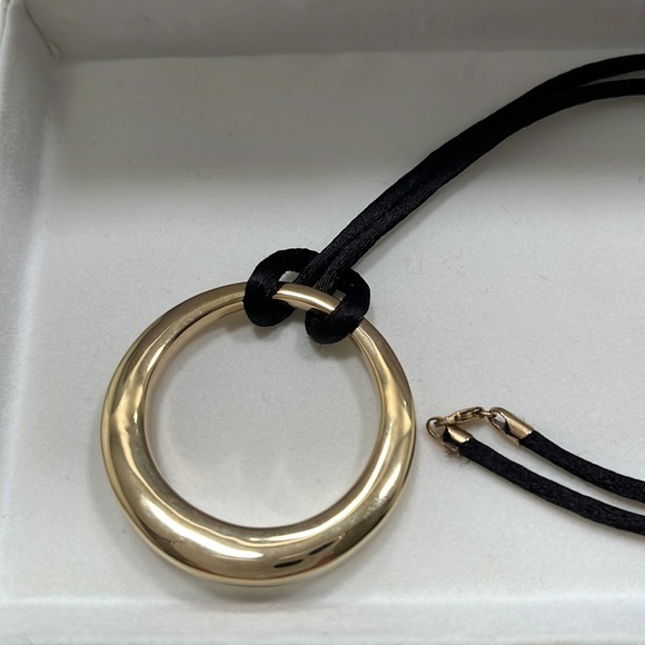 Y2K gold tone circle necklace - Picture 2 of 6